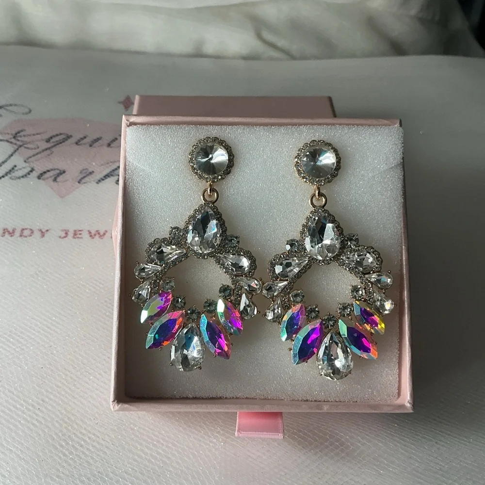 💖 Iridescent Aurora Borealis Crystal Drop Earrings